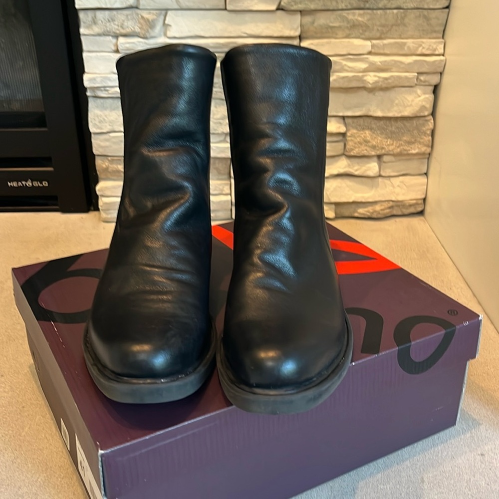 Bueno Olive Leather Booties- Black Size 41